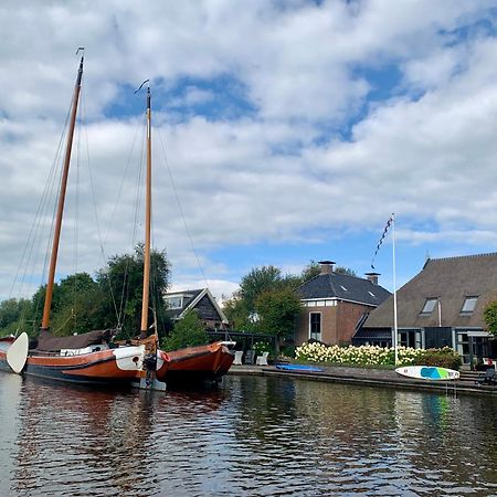 Puur Eastermar - Monumentaal, Authentiek En Luxe Koetshuis Aan Open Vaarwater Met Jacuzzi En Sauna Oostermeer Exteriör bild