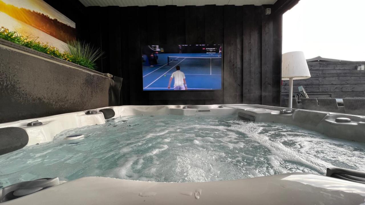 Puur Eastermar - Monumentaal, Authentiek En Luxe Koetshuis Aan Open Vaarwater Met Jacuzzi En Sauna Oostermeer Exteriör bild
