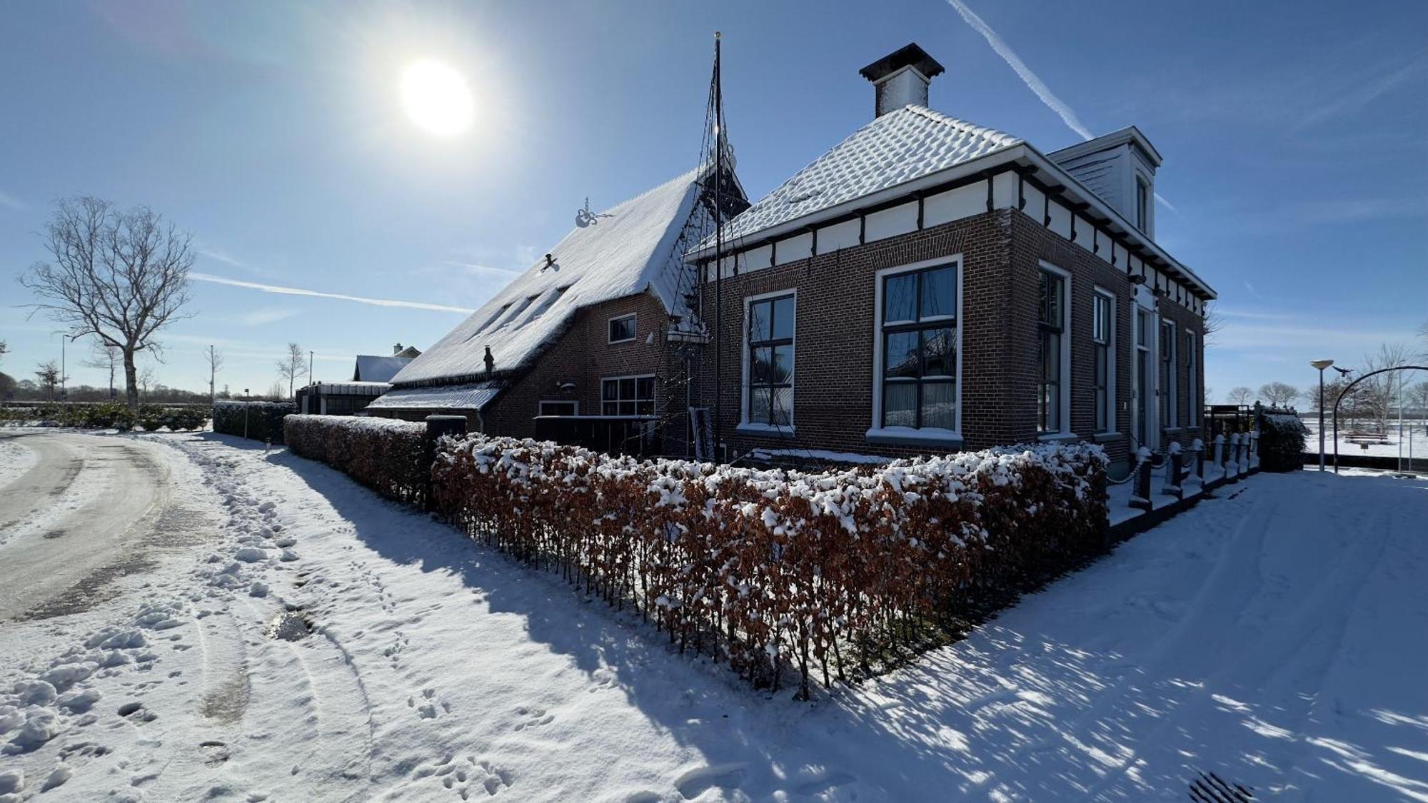 Puur Eastermar - Monumentaal, Authentiek En Luxe Koetshuis Aan Open Vaarwater Met Jacuzzi En Sauna Oostermeer Exteriör bild